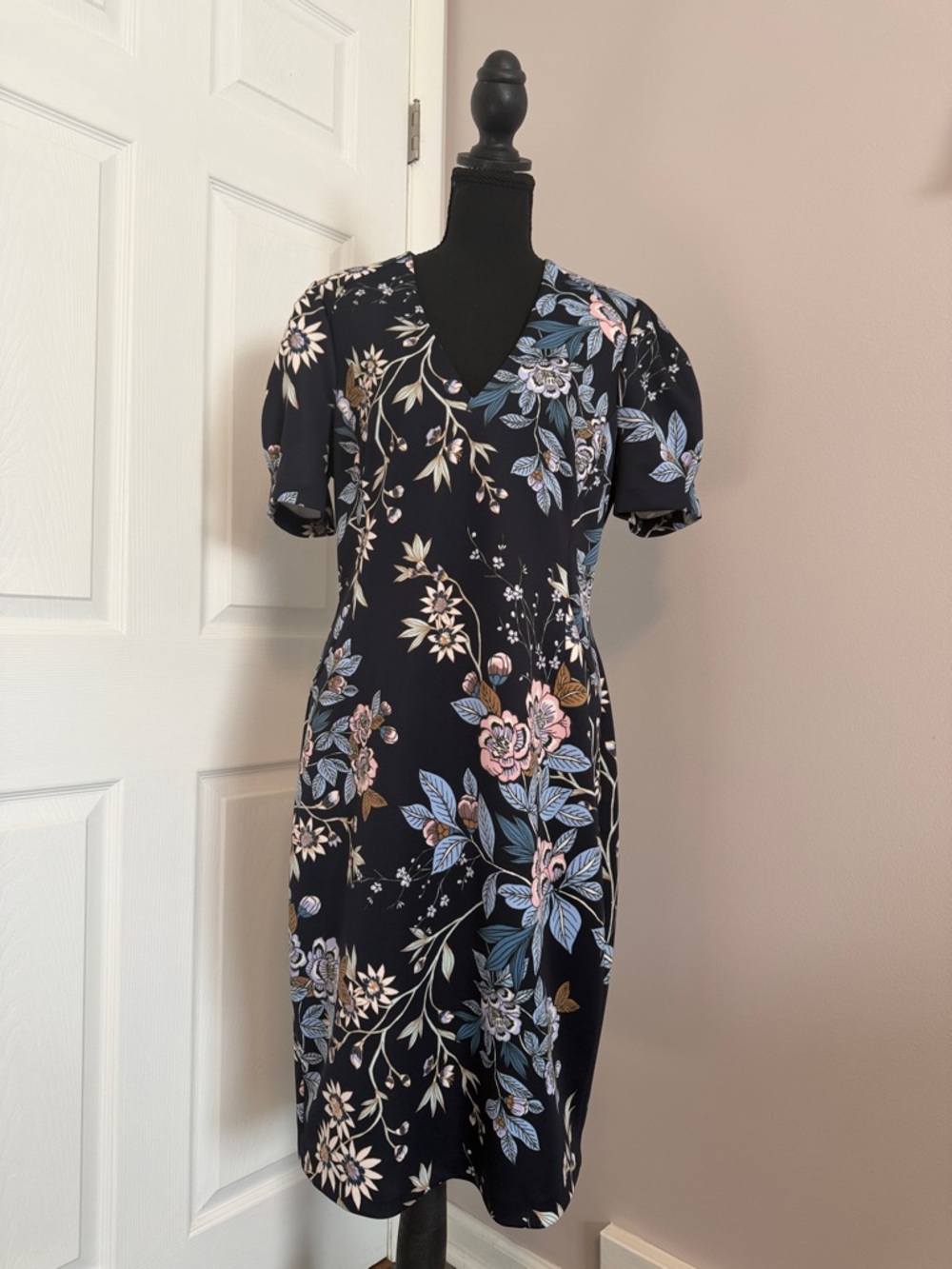 Vince Camuto Black Floral V-Neck Midi Dress with Blue and Pink Accents - Picture 3 of 12